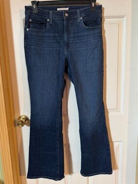 Levi’s 725 High Rise Bootcut Jeans Size 32